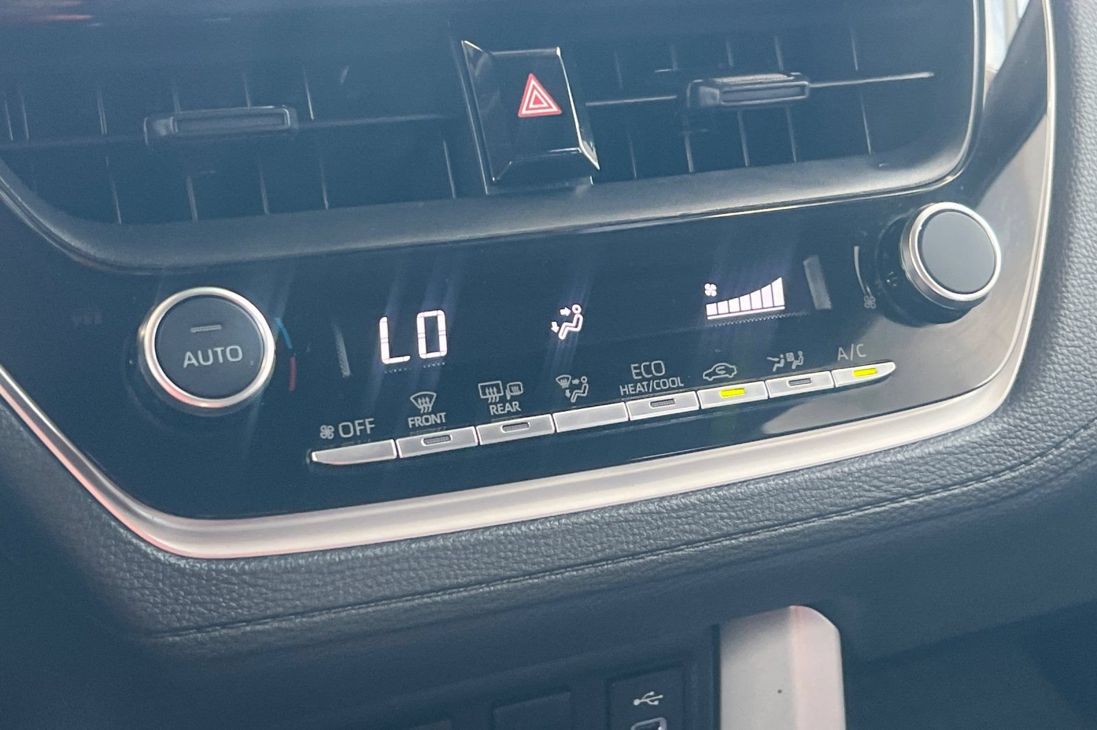 Certified 2025 Toyota Corolla Cross LE AWD/4WD image 17