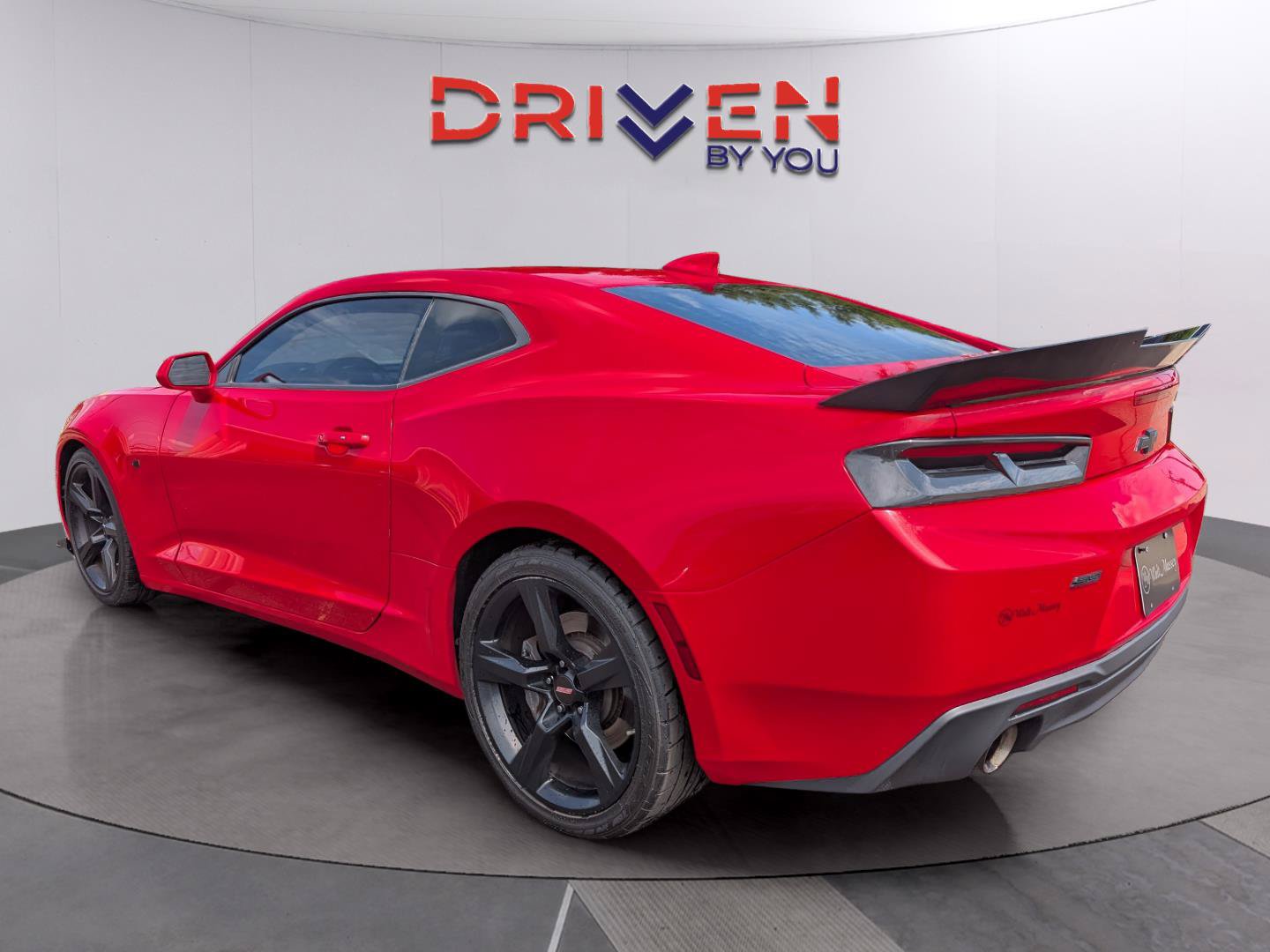 Used 2017 Chevrolet Camaro SS RWD image 5