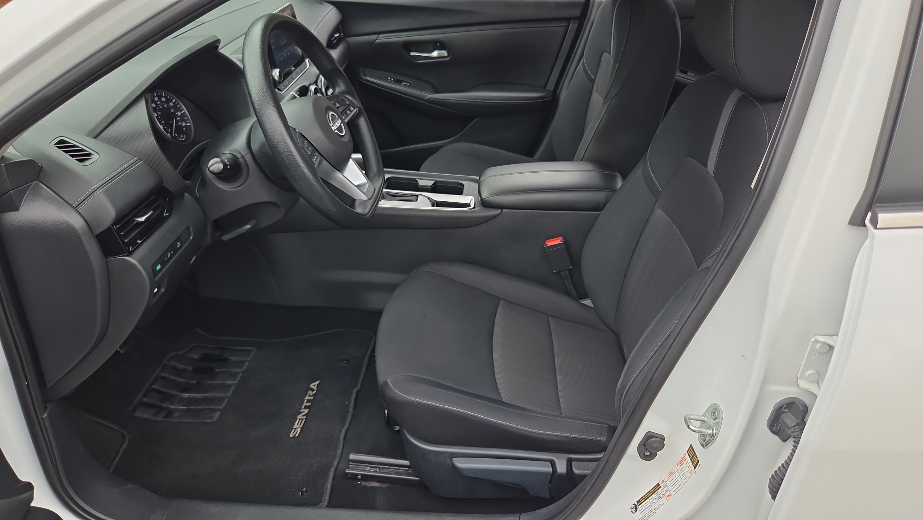 Used 2024 Nissan Sentra SV FWD image 10