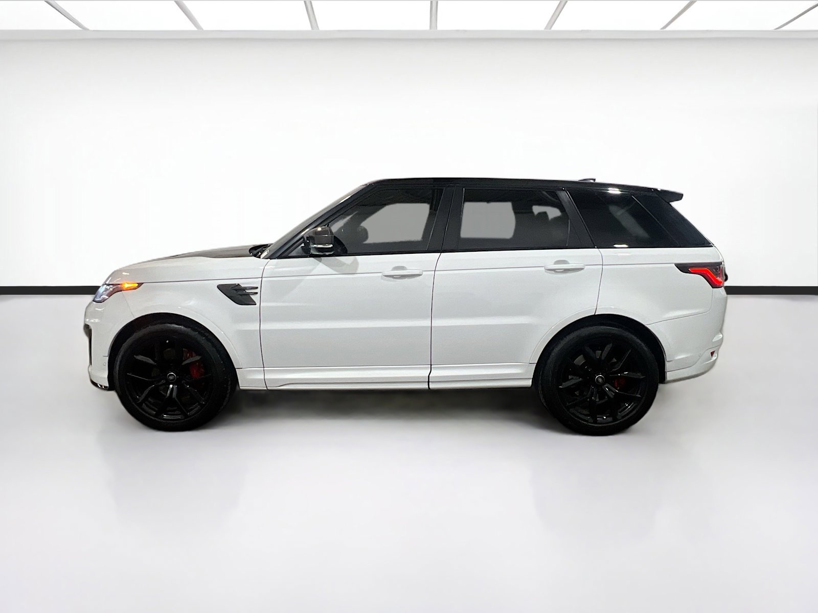 Used 2019 Land Rover Range Rover Sport SVR image 25