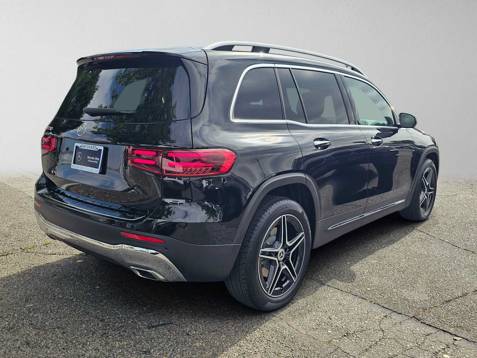 New 2026 Mercedes-Benz GLB 250 image 3