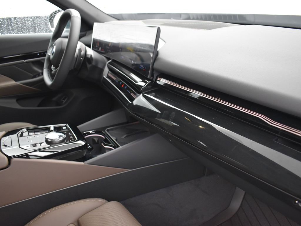 New 2026 BMW 530i w/ Premium Package image 23