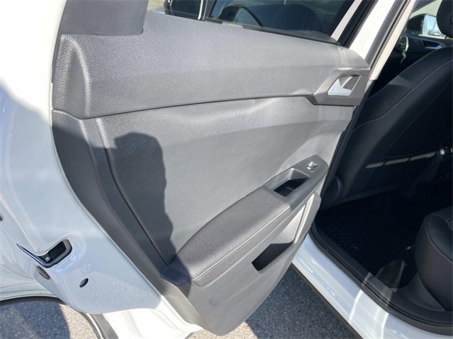 Used 2025 Volkswagen Taos SE image 23