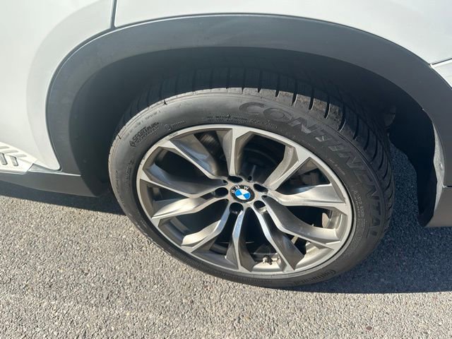 Used 2015 BMW X6 xDrive50i w/ Executive Package image 17