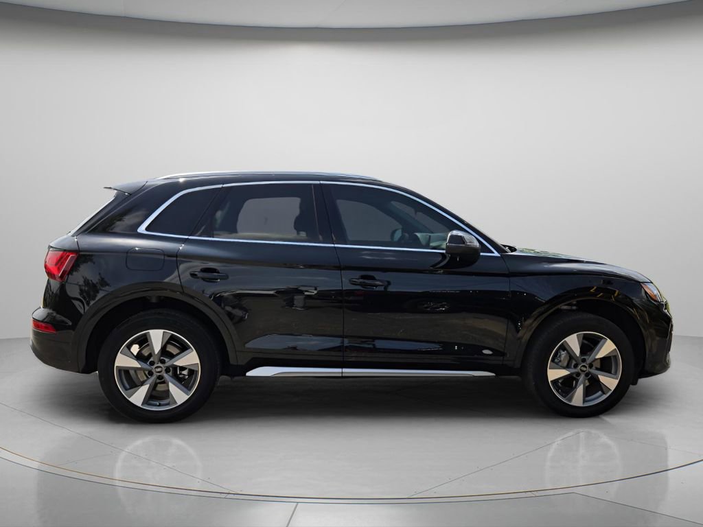 Used 2023 Audi Q5 2.0T Premium w/ Convenience Package image 8