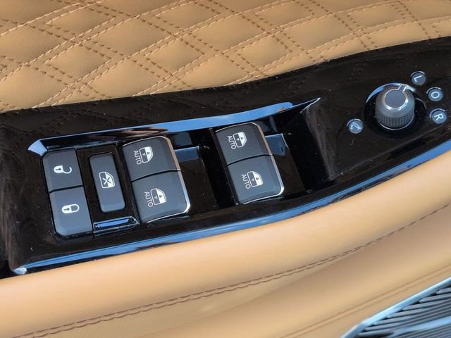 Certified 2025 Jeep Grand Cherokee Summit w/ Obsidian Package image 16