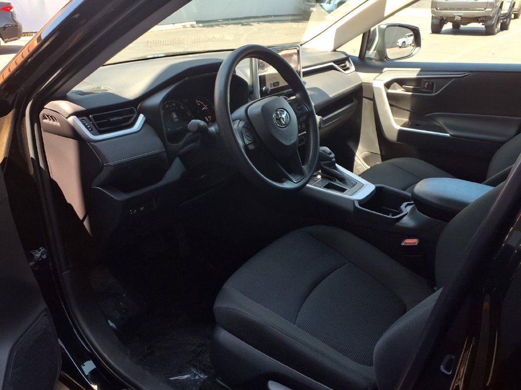 Certified 2025 Toyota RAV4 LE FWD image 17