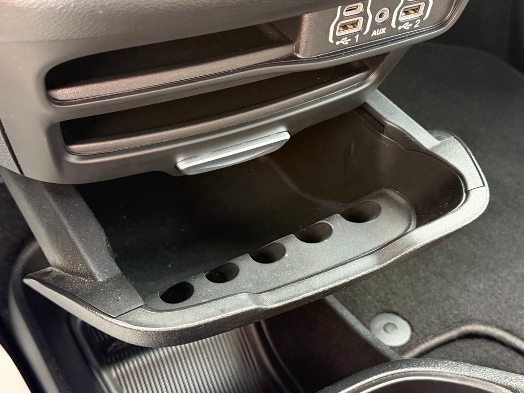Used 2025 Chrysler Pacifica Select FWD image 18