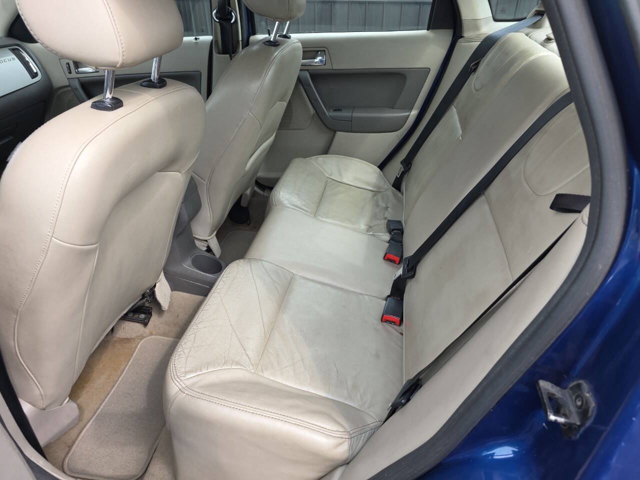 Used 2008 Ford Focus SES FWD image 9