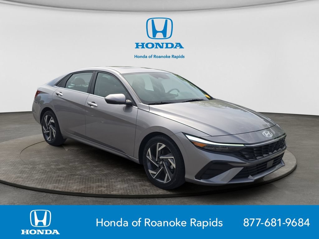 Used 2025 Hyundai Elantra Limited FWD image 7