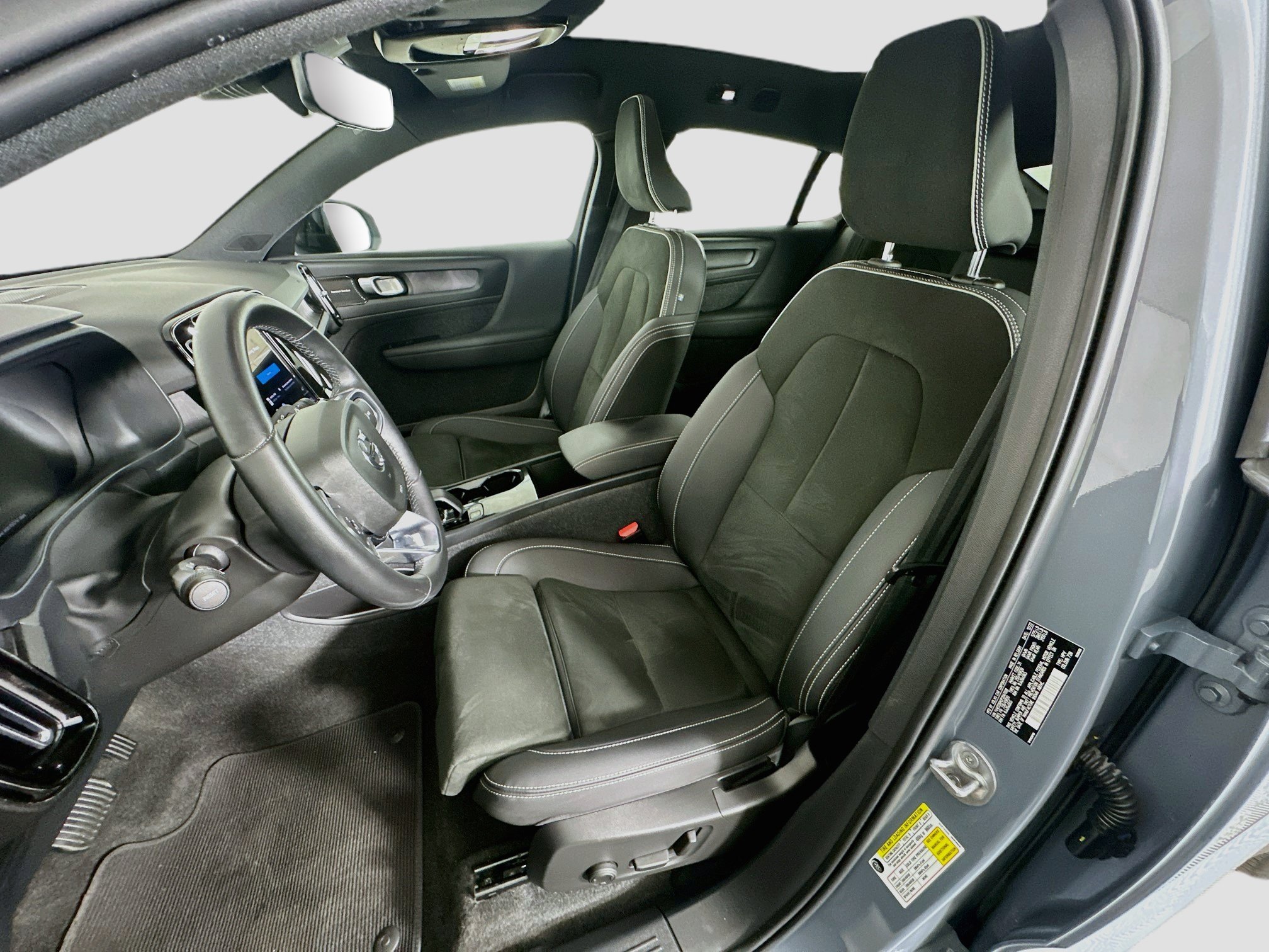 Used 2023 Volvo C40 P8 Recharge Ultimate w/ Protection Package Premier AWD/4WD image 13