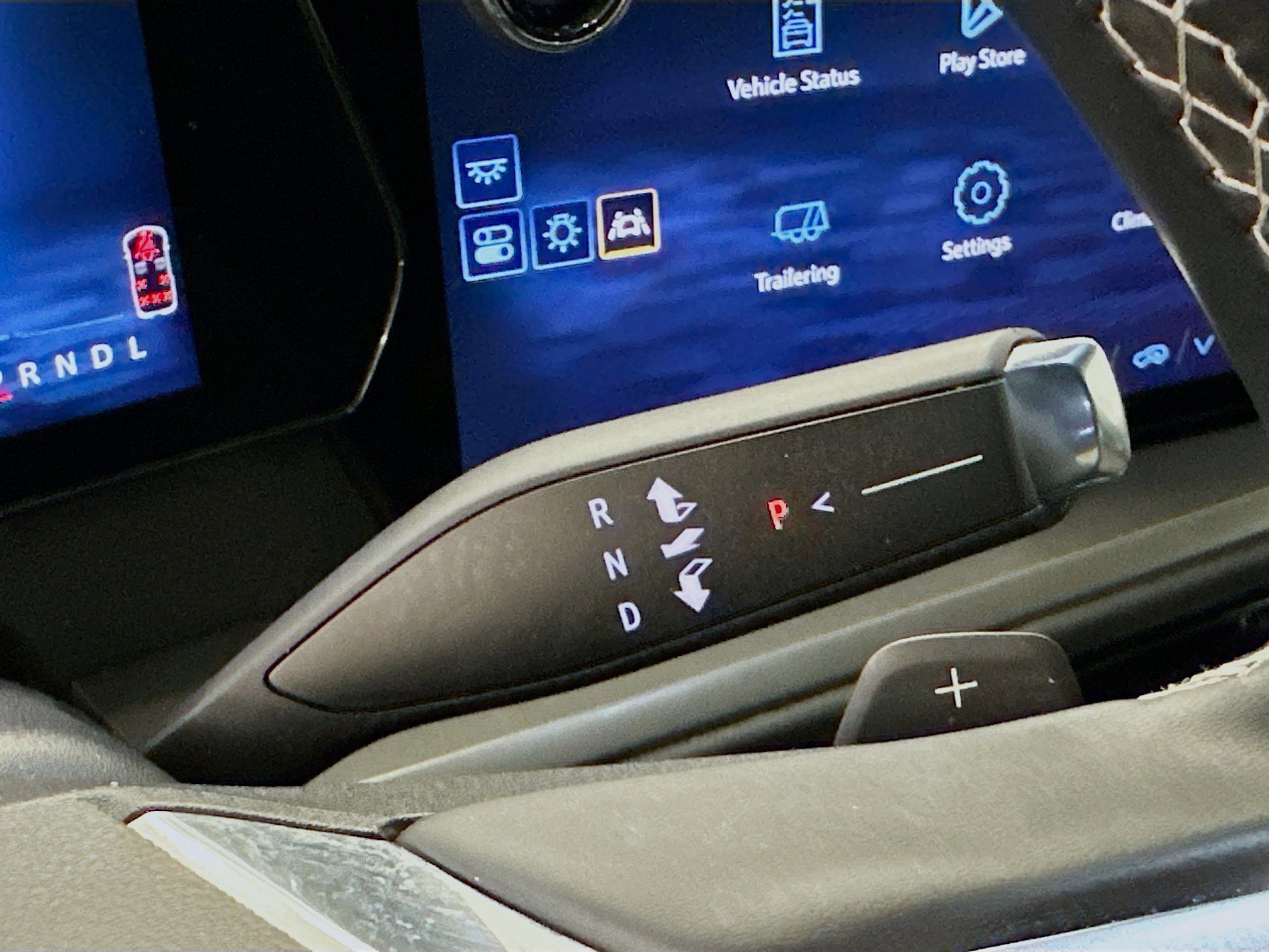 Used 2025 Chevrolet Traverse LT image 25