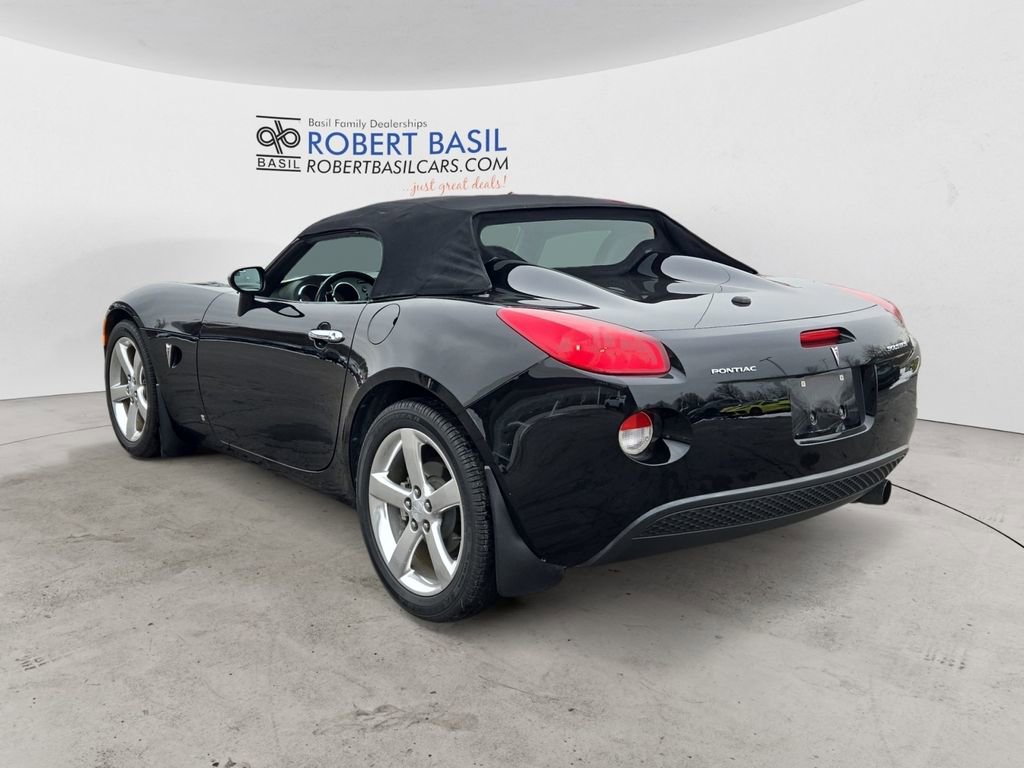 Used 2006 Pontiac Solstice Convertible w/ Premium Package RWD image 3