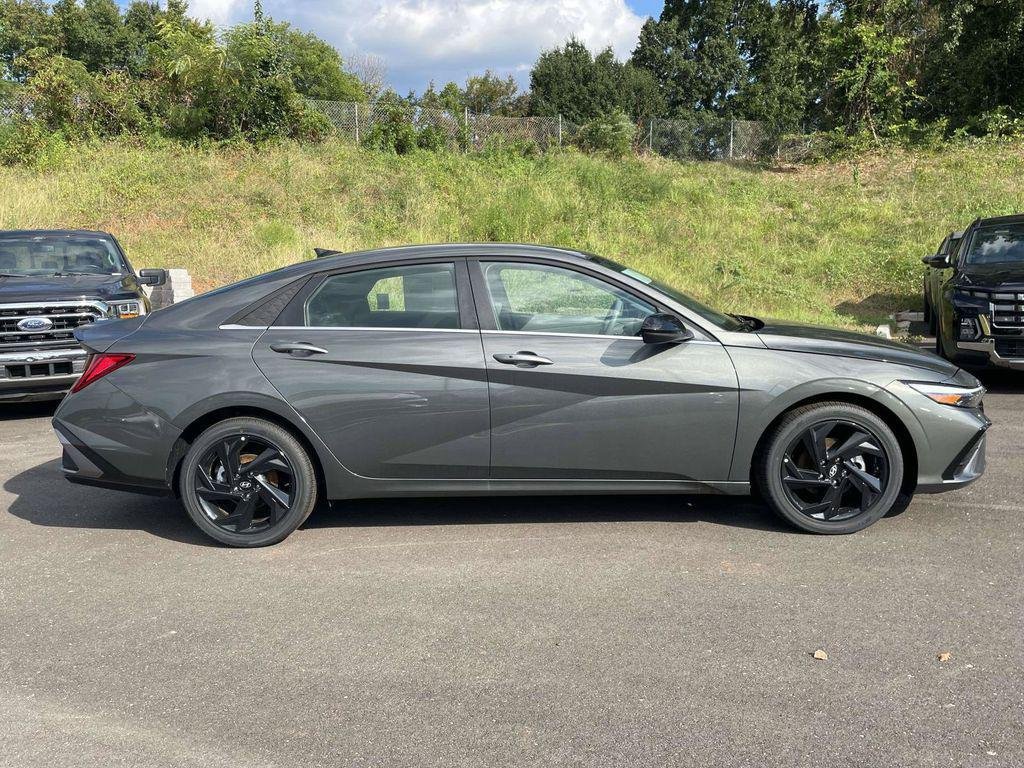 New 2026 Hyundai Elantra SEL Sport Premium FWD image 25