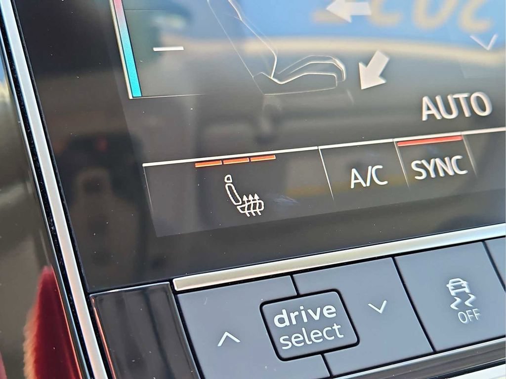 Certified 2025 Audi Q8 Premium AWD/4WD image 27