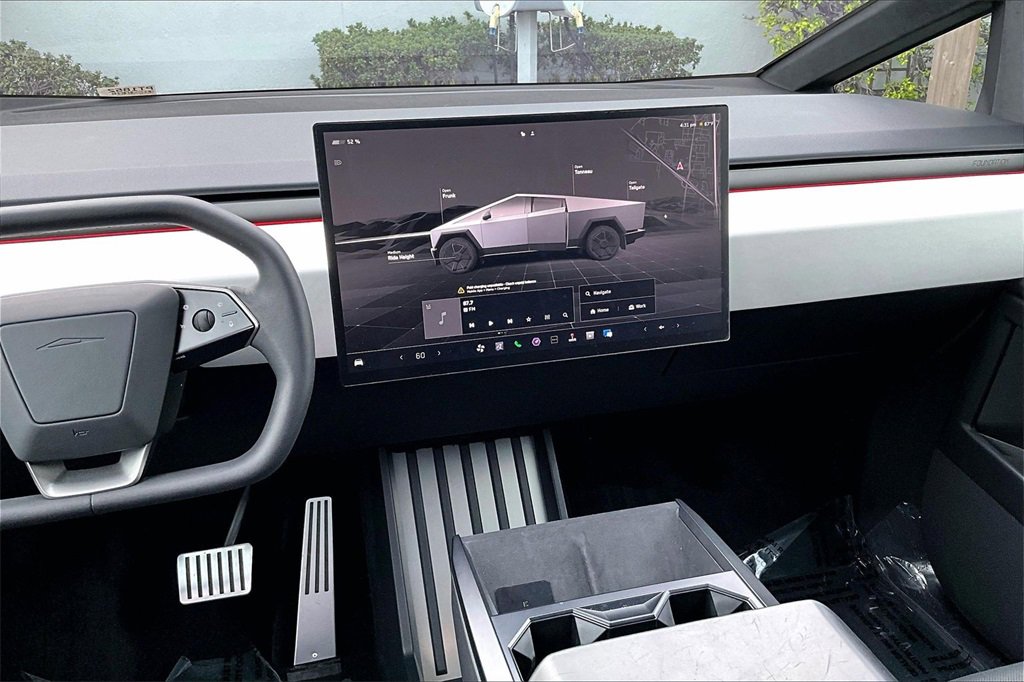 Used 2024 Tesla Cybertruck AWD Crew Cab image 10