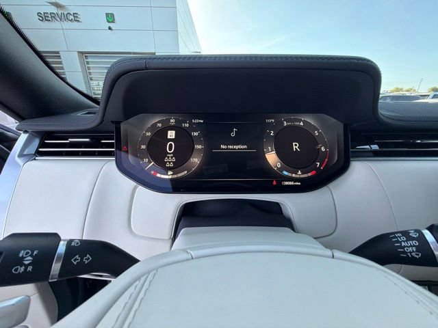 Used 2023 Land Rover Range Rover Long Wheelbase SE AWD/4WD image 7