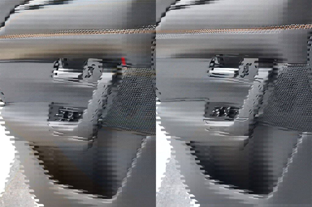 Used 2025 MAZDA CX-50 AWD 2.5 Hybrid w/ Cargo Package image 17