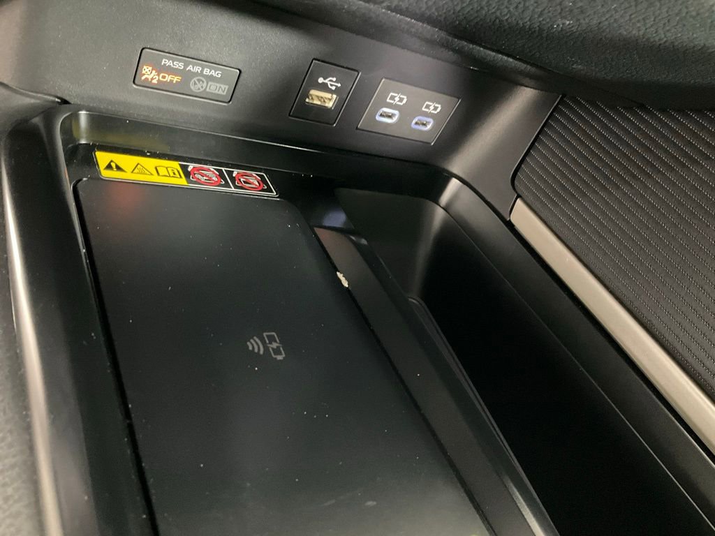 Used 2025 Toyota Camry SE image 20