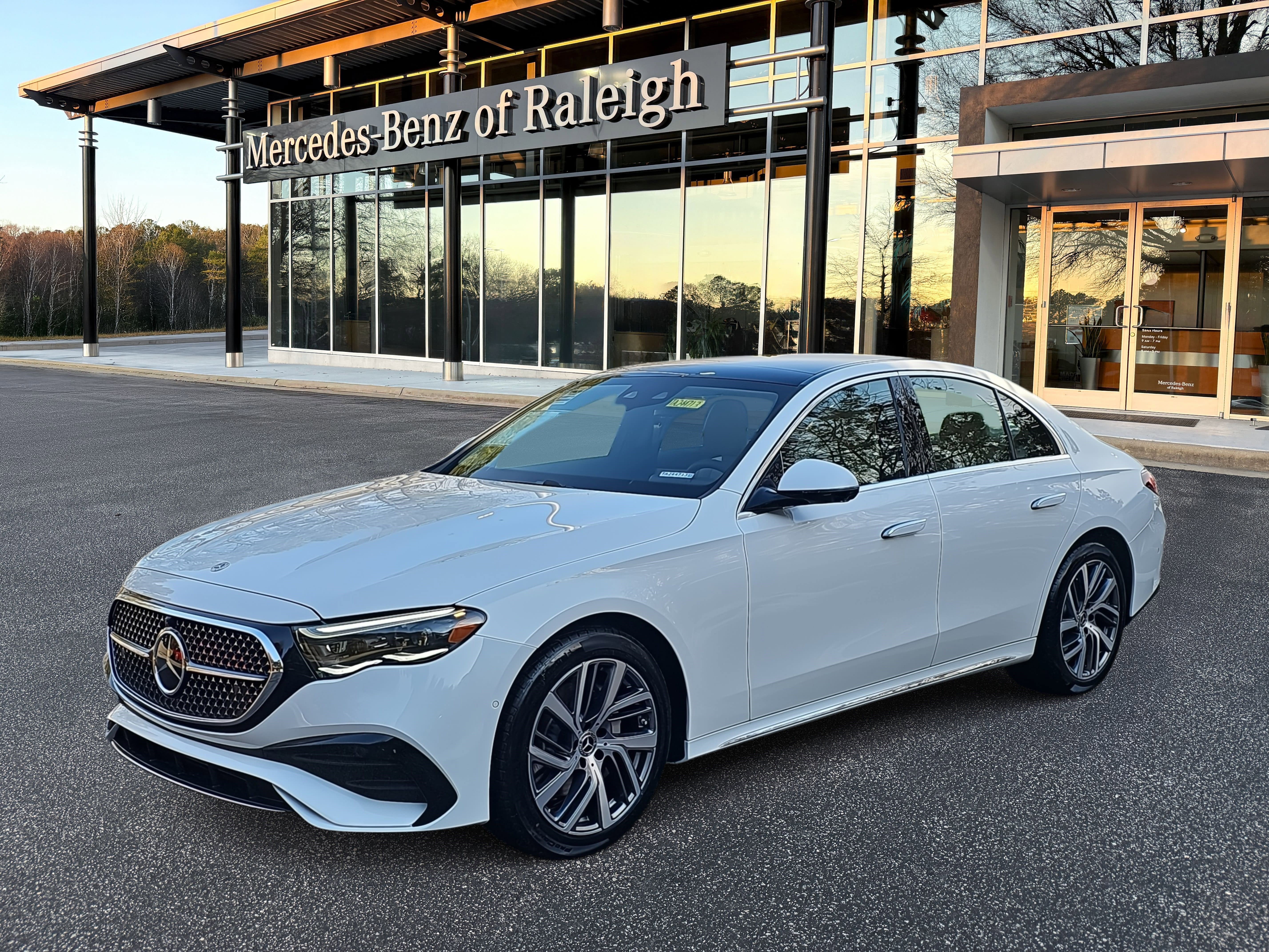 New 2026 Mercedes-Benz E 350 4MATIC Sedan video 1