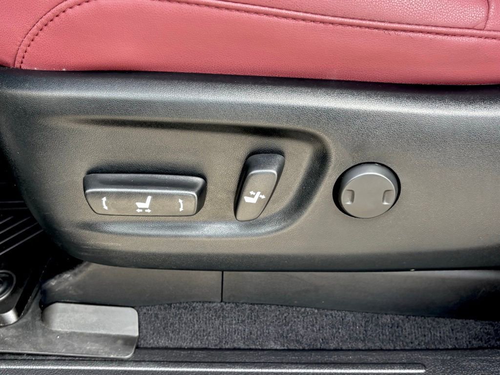 Used 2023 Lexus GX 460 Premium w/ Premium Package image 18