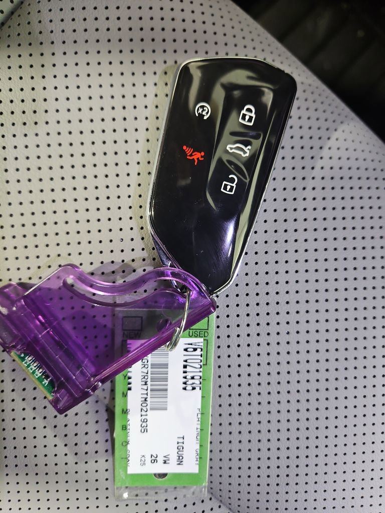 New 2026 Volkswagen Tiguan SE R-Line image 28