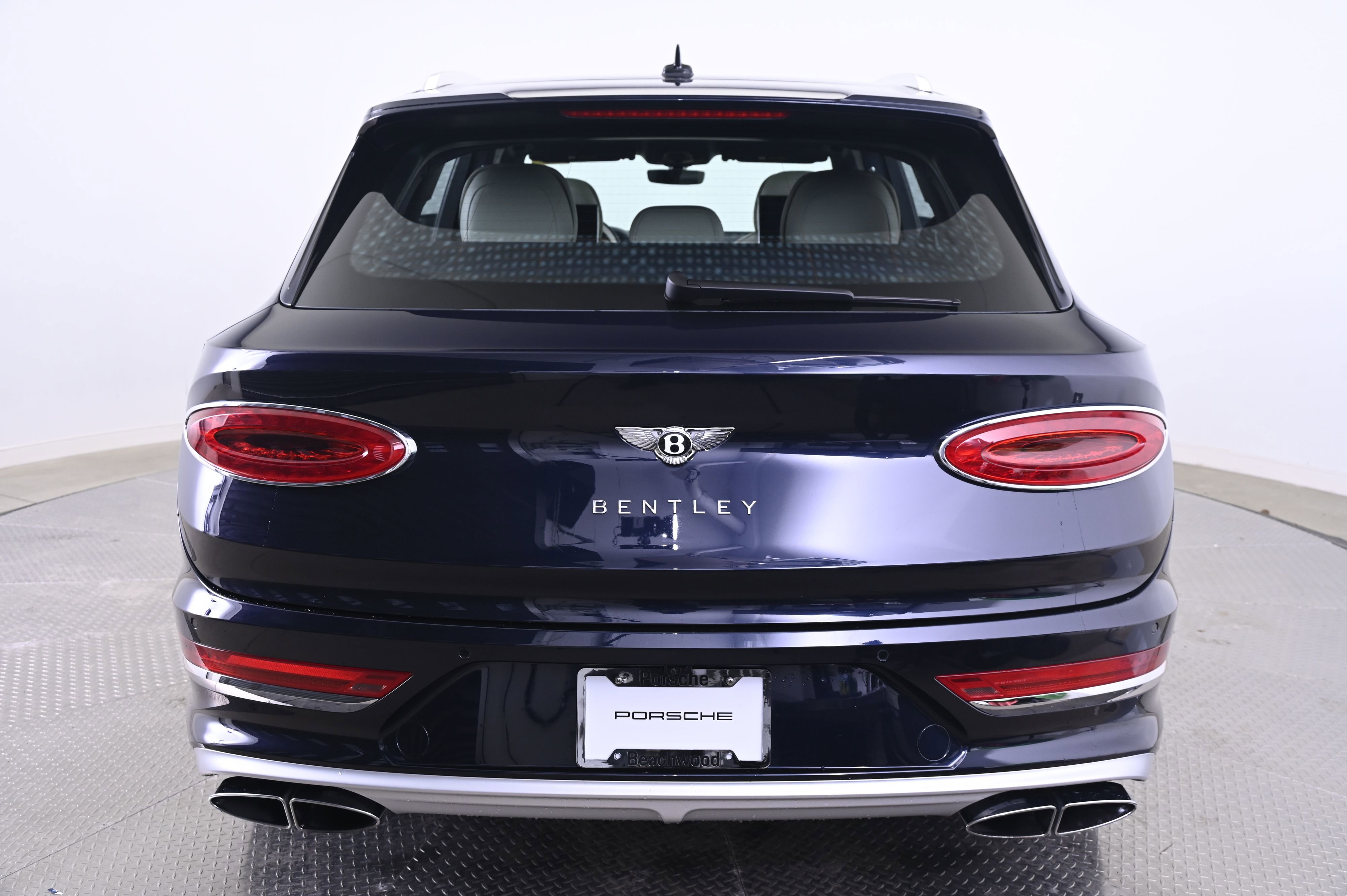 Used 2024 Bentley Bentayga Extended Wheelbase image 6