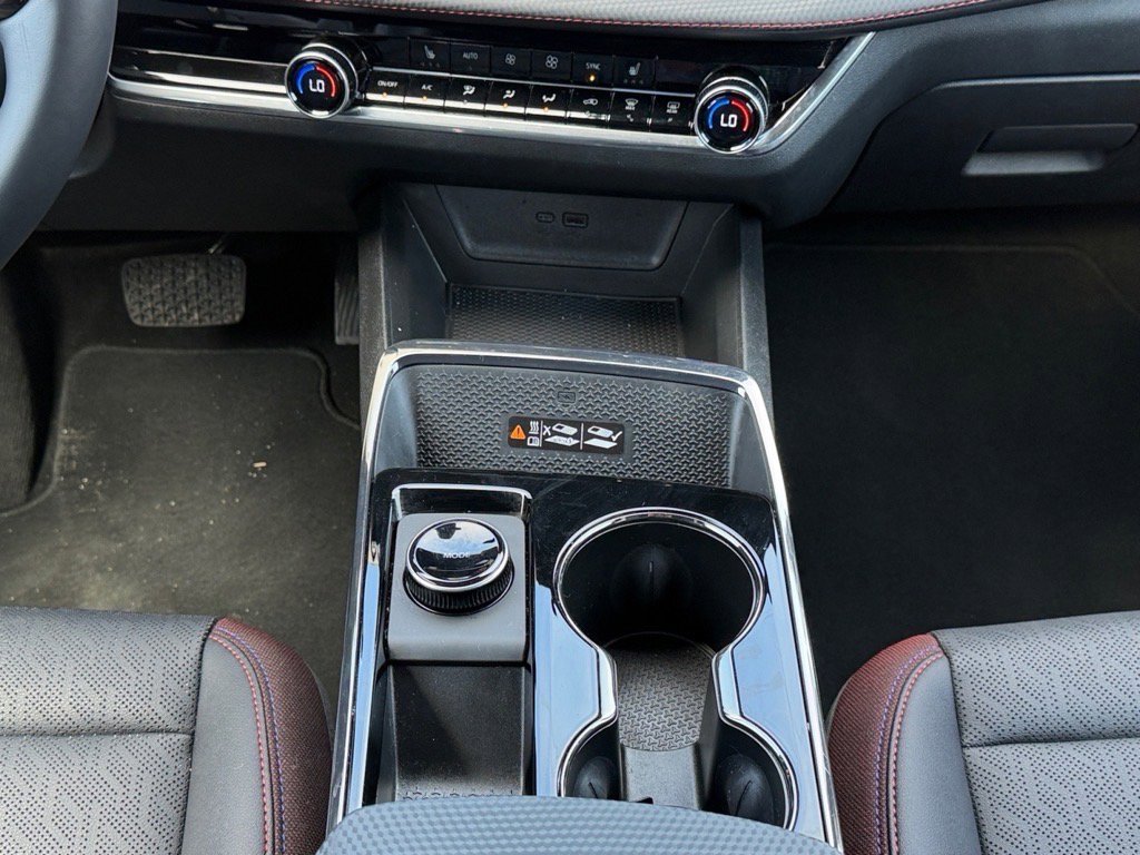 Used 2025 Chevrolet Equinox RS image 17