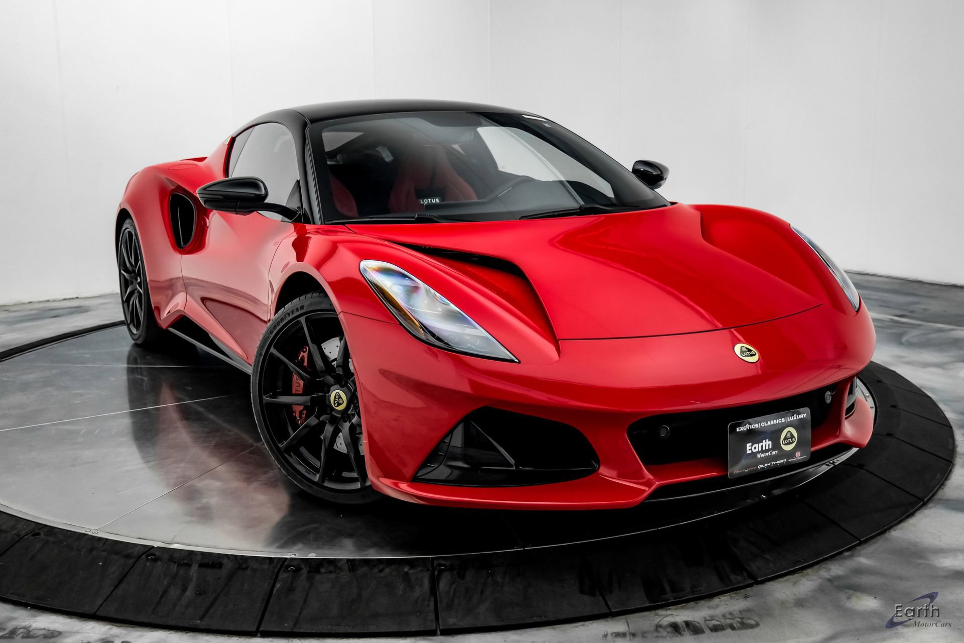 Used 2025 Lotus Emira RWD image 28