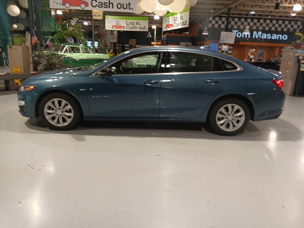 Used 2025 Chevrolet Malibu LT FWD image 9