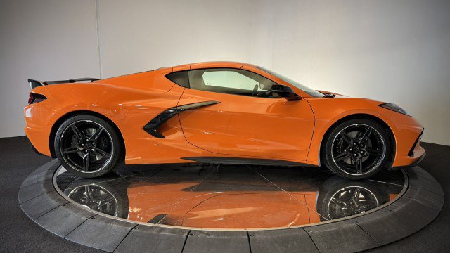 Used 2024 Chevrolet Corvette Stingray Premium Cpe w/ Z51 Performance Package RWD image 27