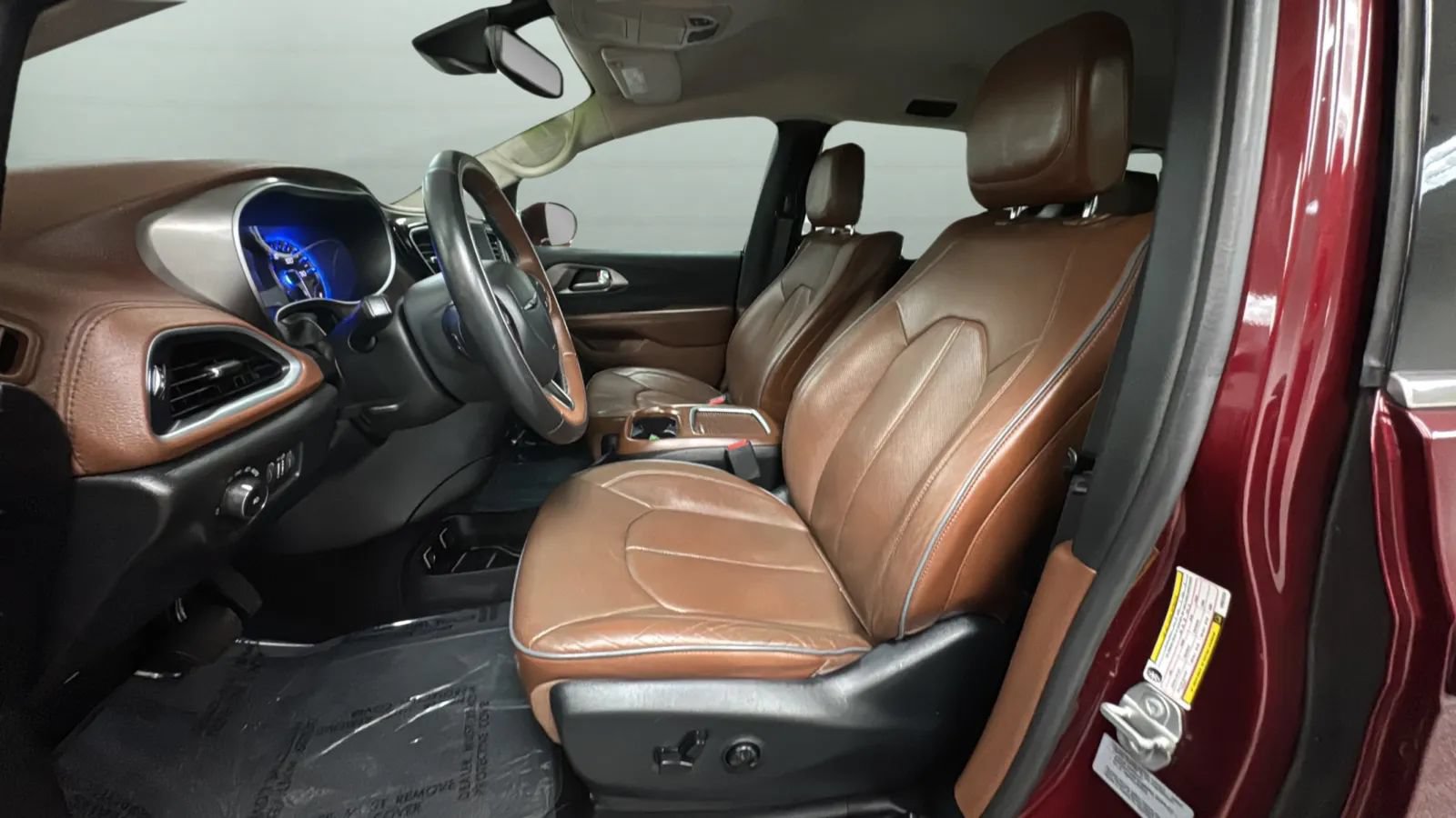 Used 2017 Chrysler Pacifica Limited FWD image 19