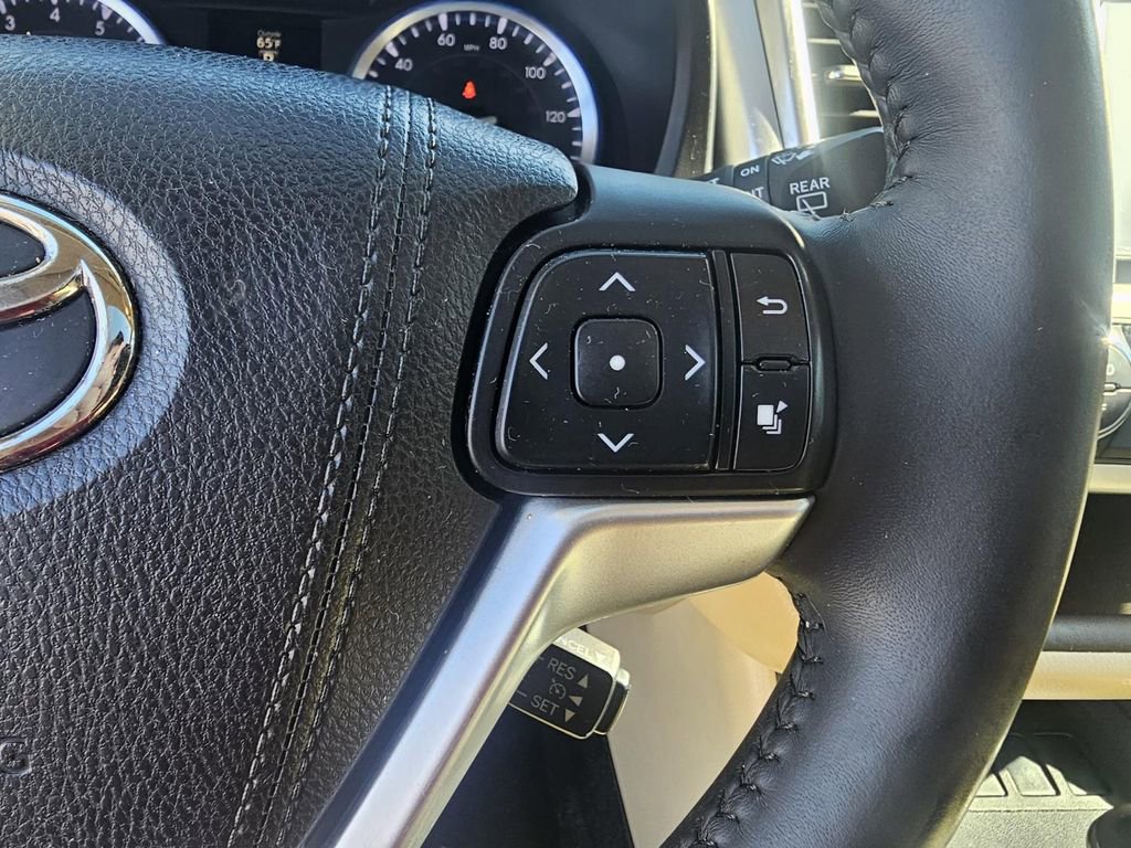 Used 2016 Toyota Highlander Limited image 17