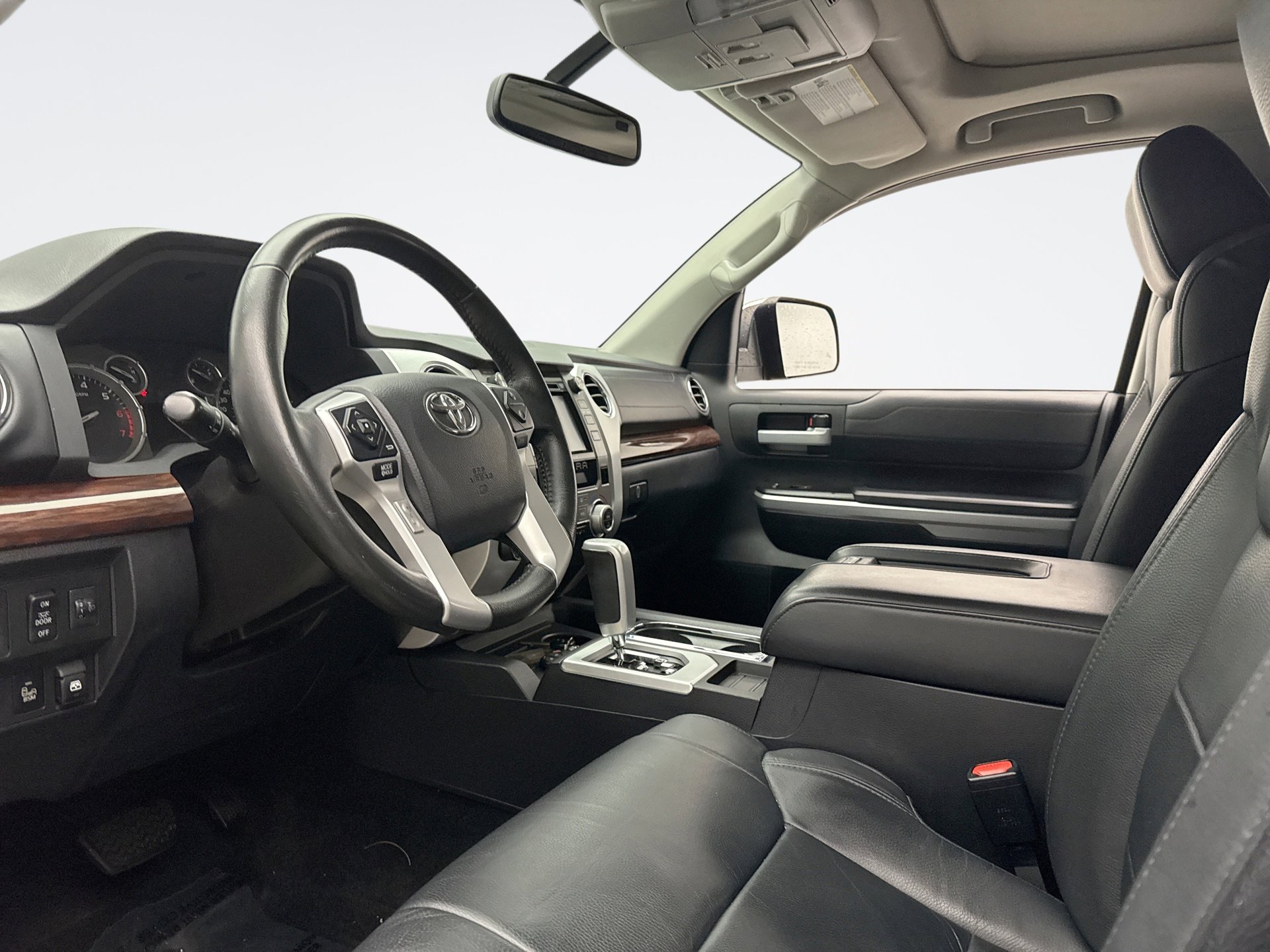 Used 2017 Toyota Tundra Limited w/ Limited Premium Package image 10