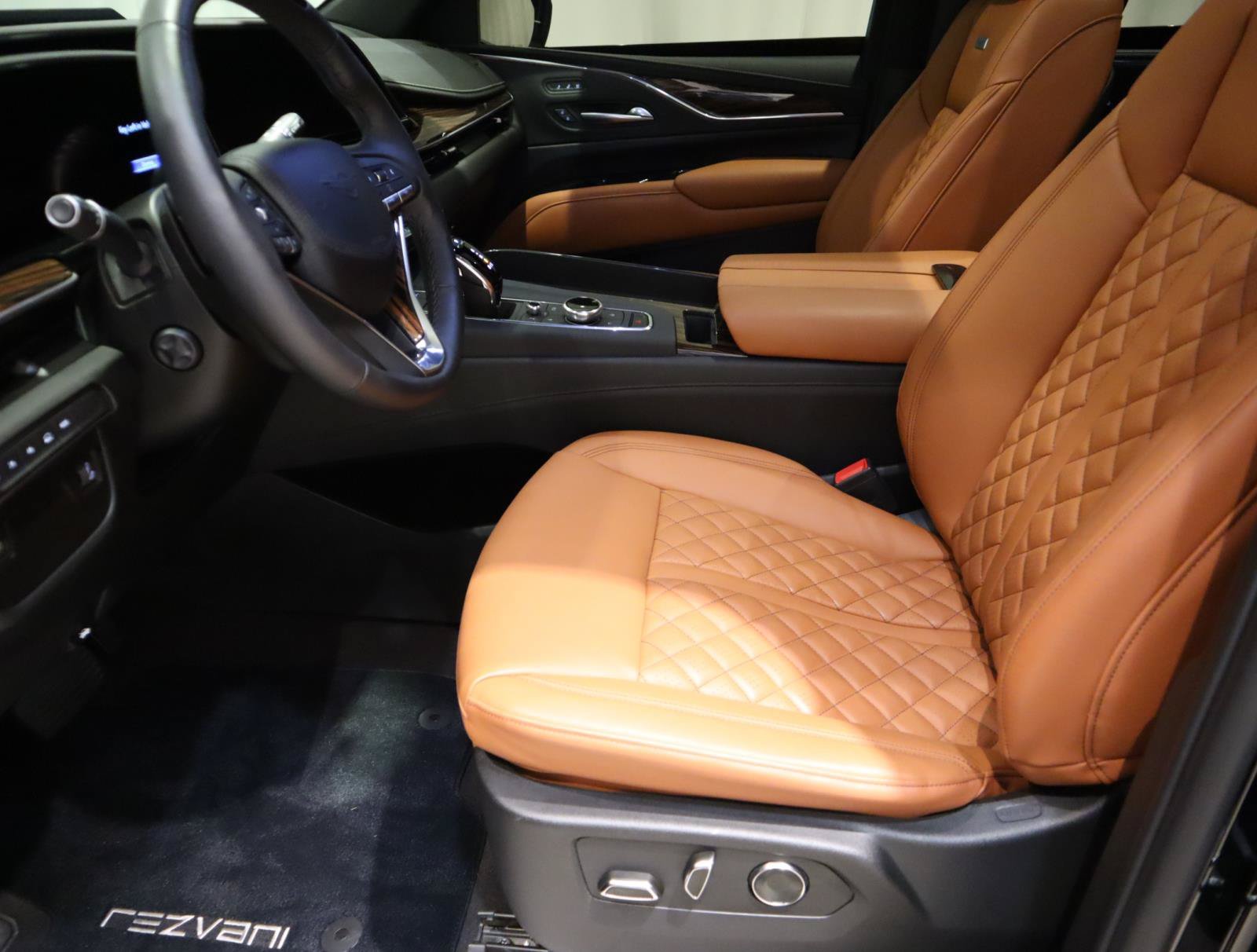 Used 2024 Cadillac Escalade Premium Luxury AWD/4WD image 21