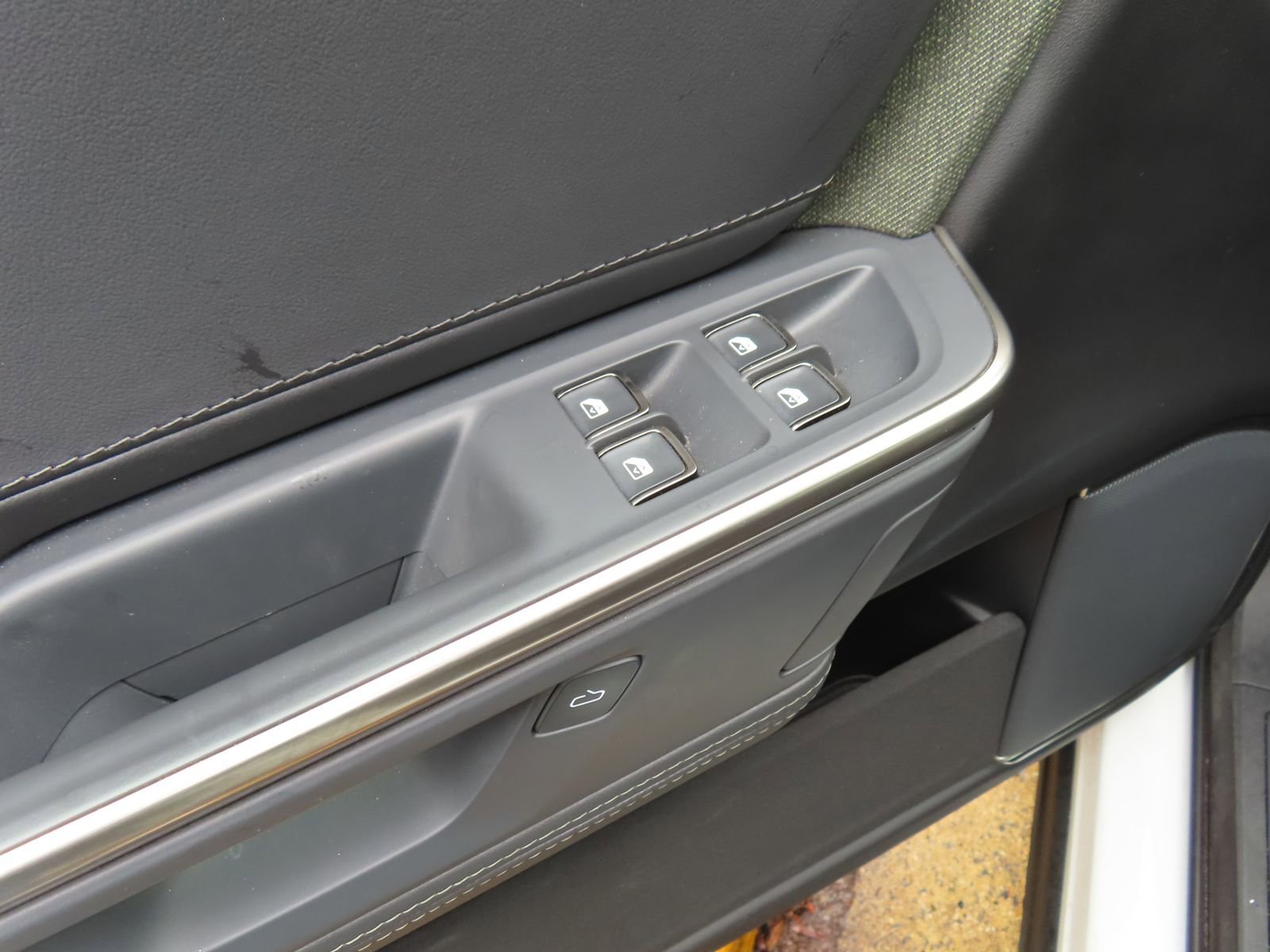 Used 2025 Rivian R1T Adventure AWD/4WD image 16