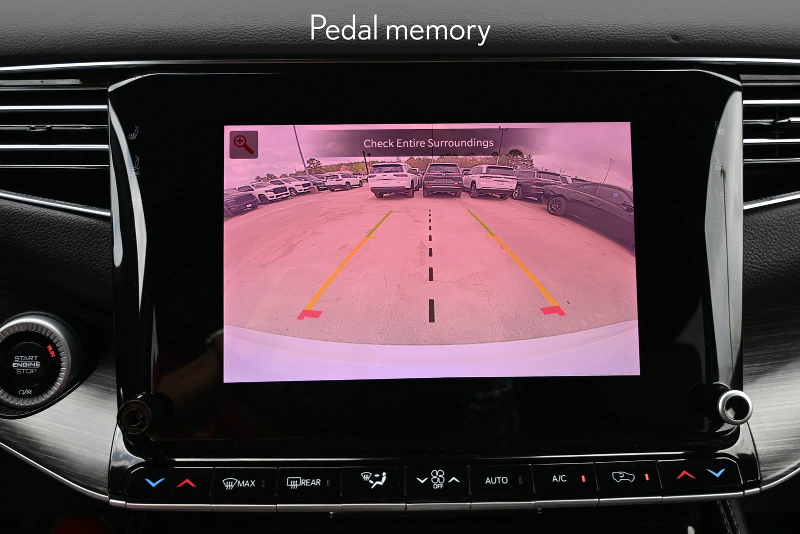 Used 2024 Jeep Wagoneer Series II w/ Flexible Seating Group image 16