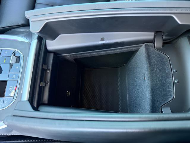 Used 2022 BMW X7 xDrive40i w/ Premium Package image 23