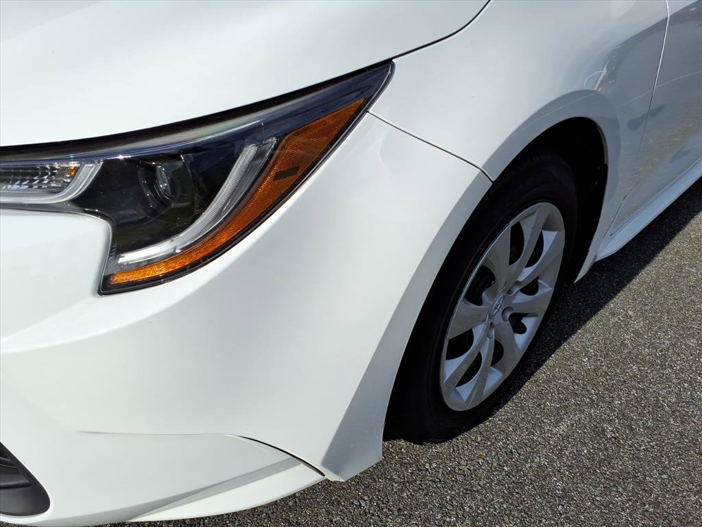 Used 2025 Toyota Corolla LE image 8