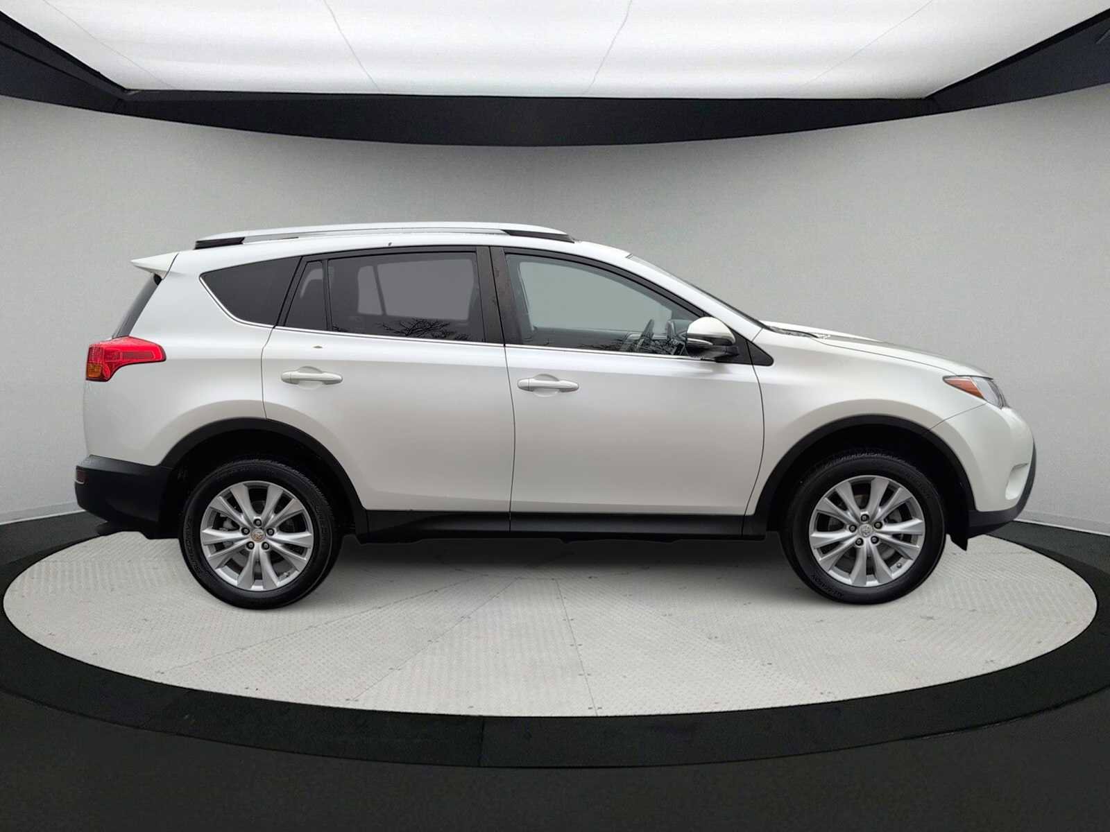 Used 2014 Toyota RAV4 Limited w/ Technology Package image 9