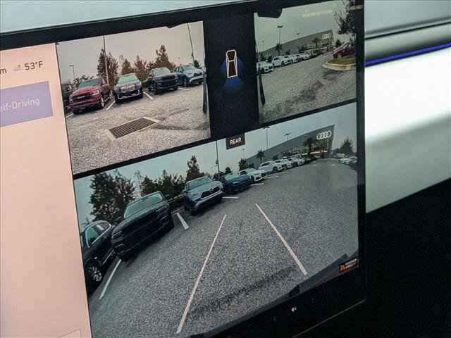 Used 2024 Tesla Cybertruck AWD Crew Cab image 12