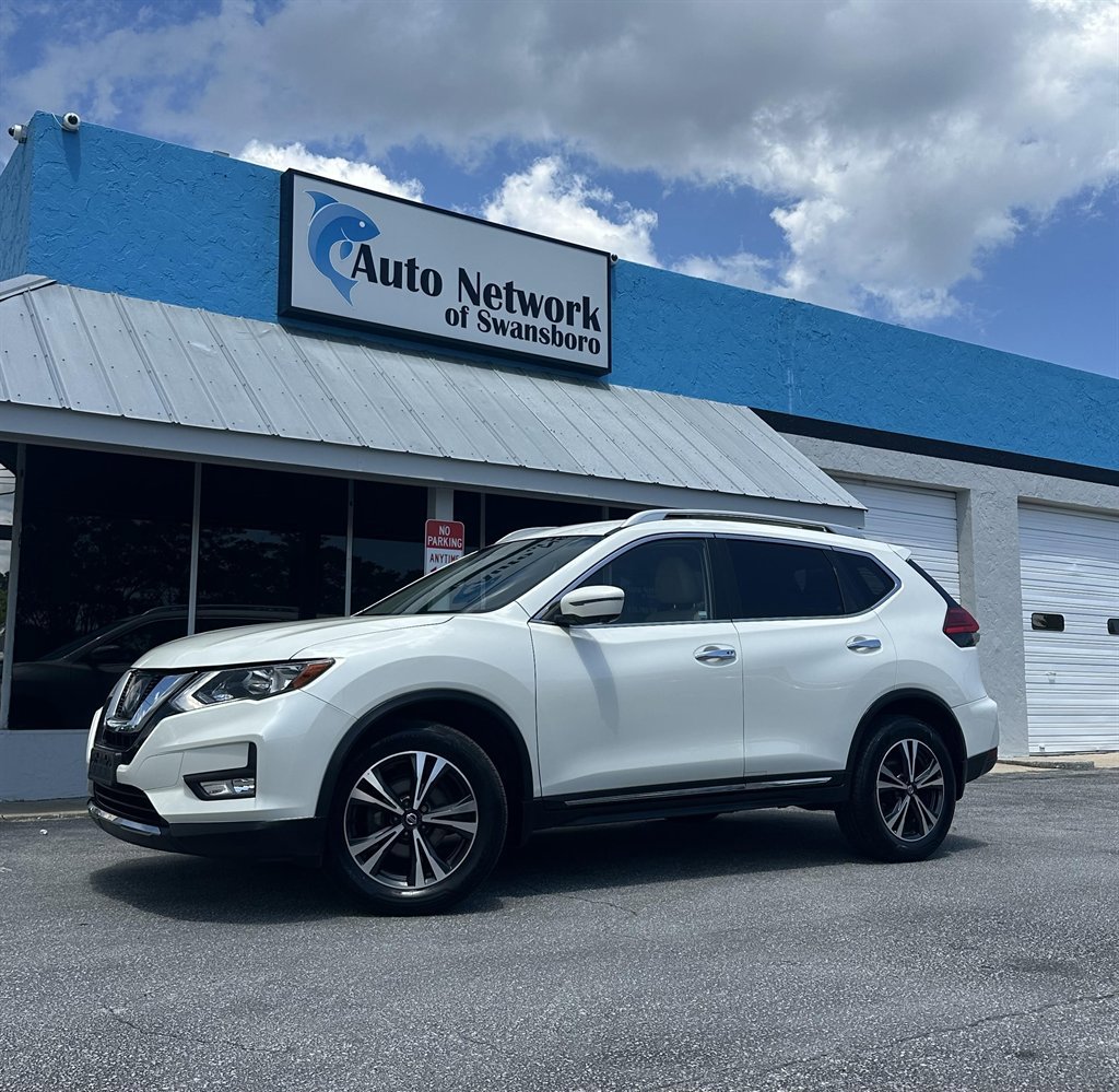 Used 2017 Nissan Rogue SL