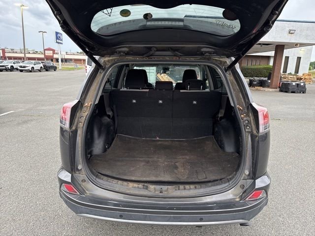 Used 2017 Toyota RAV4 XLE FWD image 14