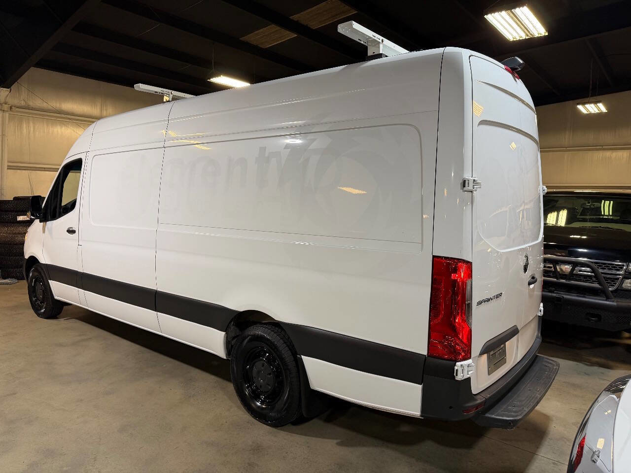 Used 2020 Freightliner Sprinter 2500 image 2