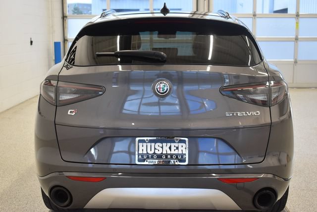 Used 2024 Alfa Romeo Stelvio Ti w/ Performance Driving Package AWD/4WD image 11