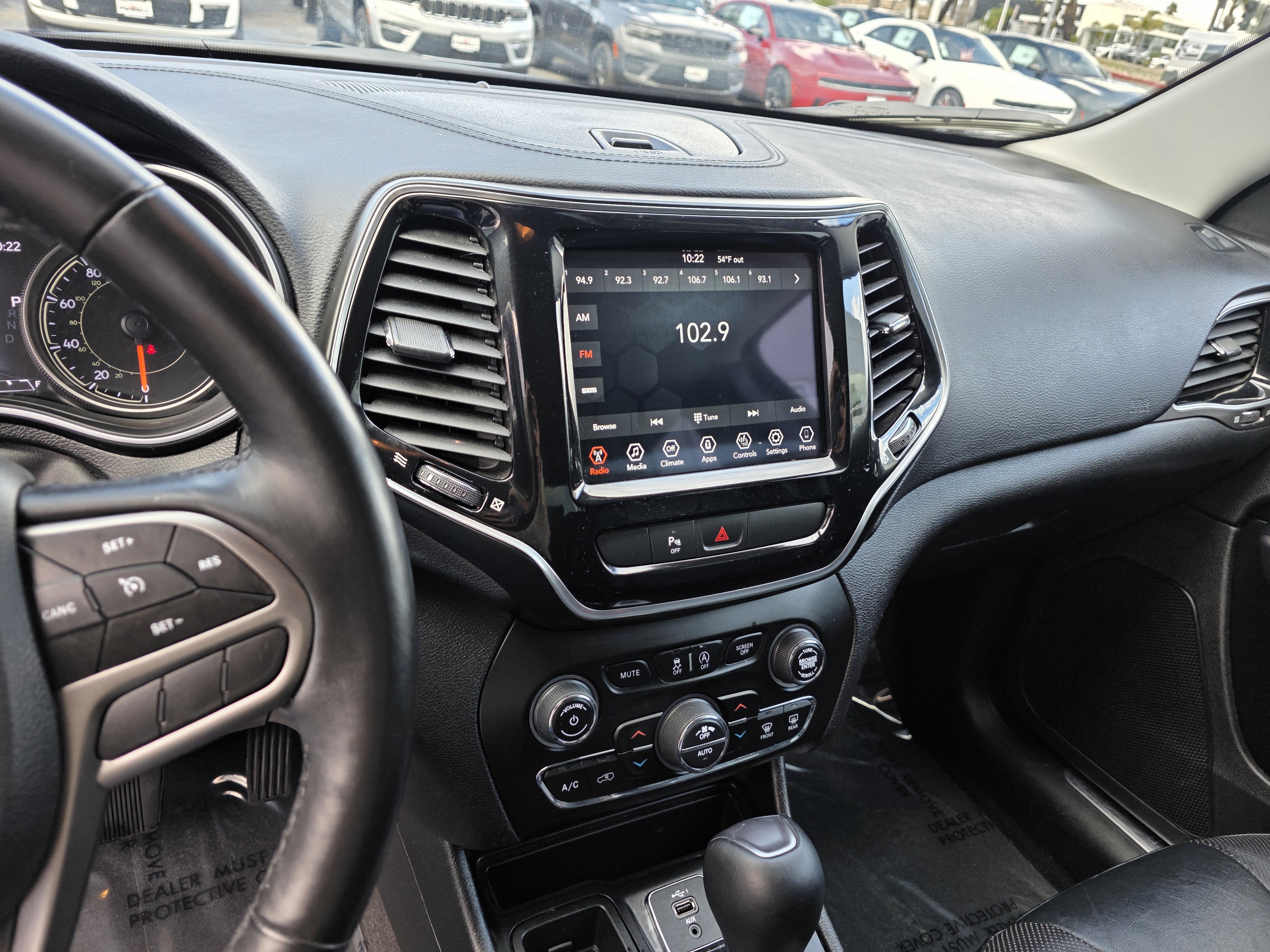 Used 2020 Jeep Cherokee Limited image 15
