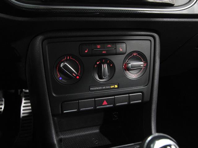 Used 2013 Volkswagen Beetle 2.0T image 10