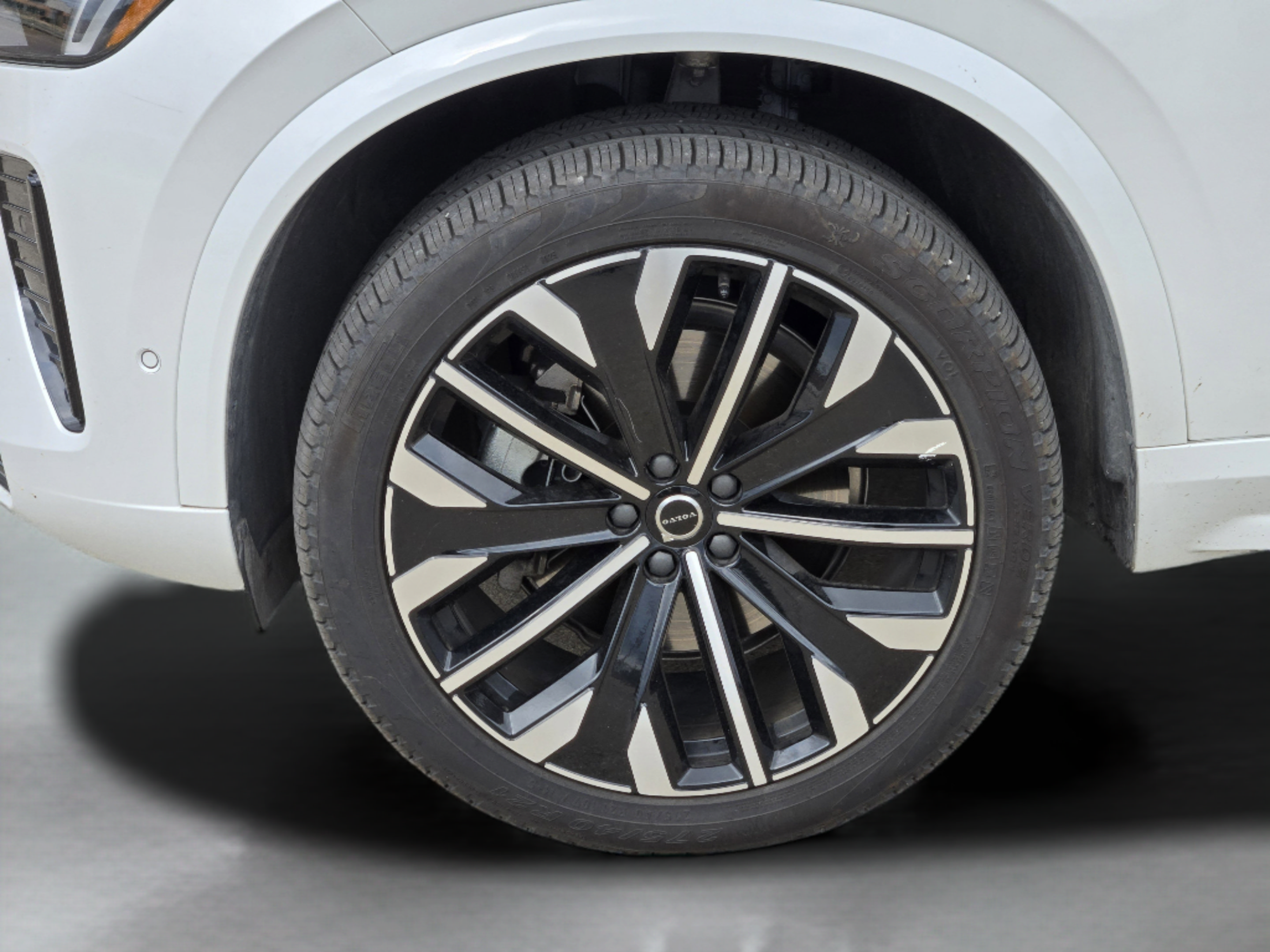 Used 2026 Volvo XC90 B6 Ultra w/ Protection Package Premier AWD/4WD image 73
