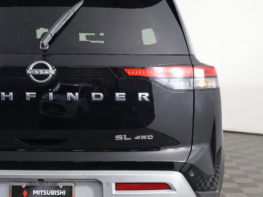 Used 2023 Nissan Pathfinder SL image 17