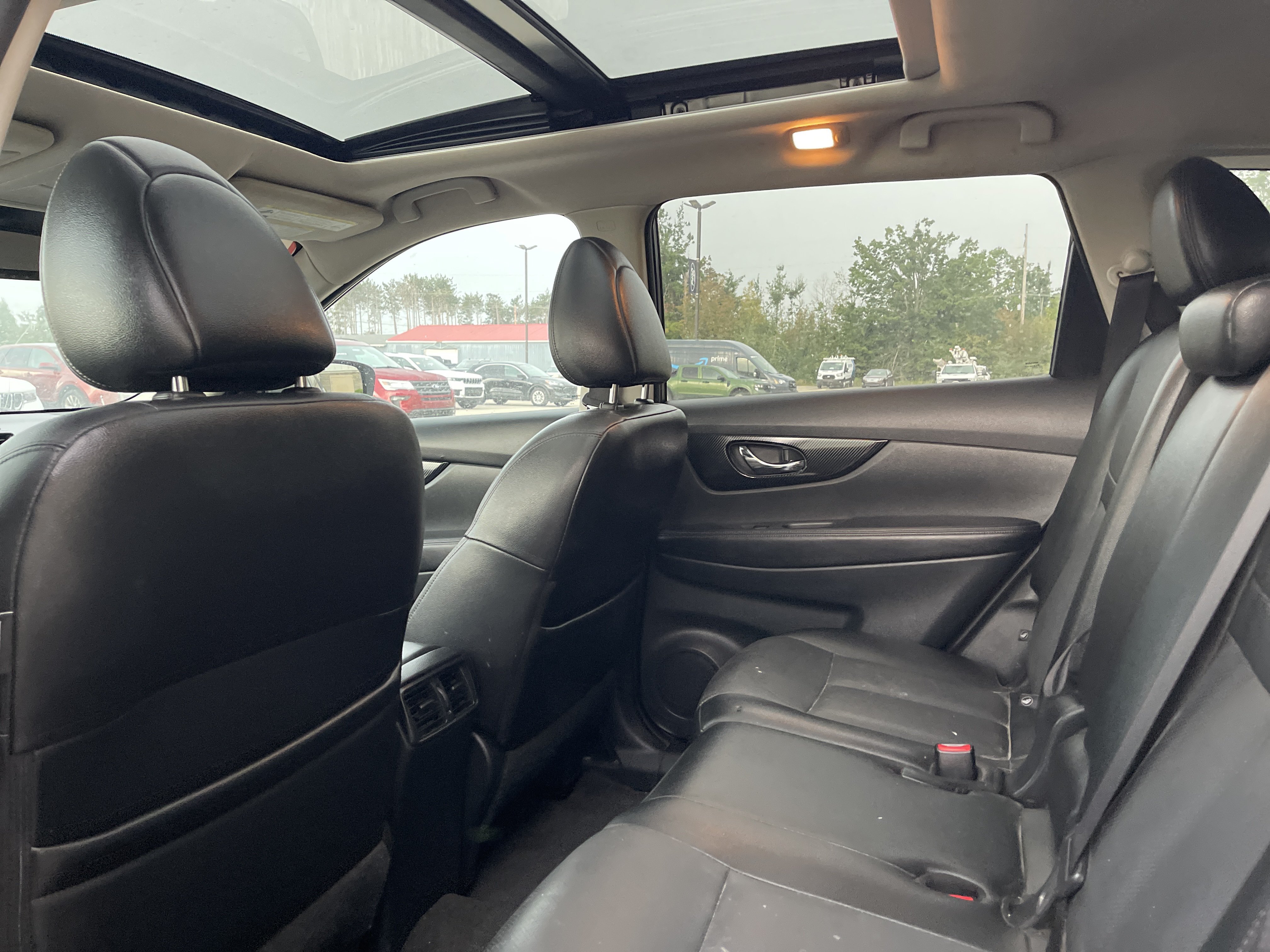 Used 2017 Nissan Rogue SL AWD/4WD image 11